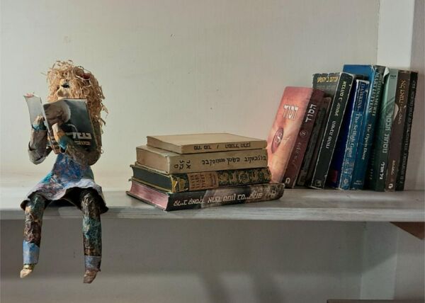 Paper mache figurine - Image 4