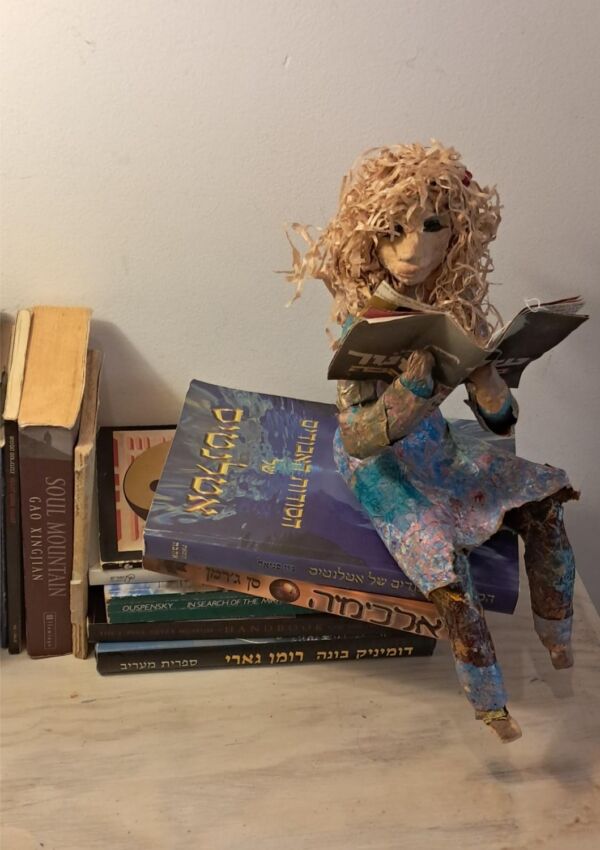 Paper mache figurine - Image 3