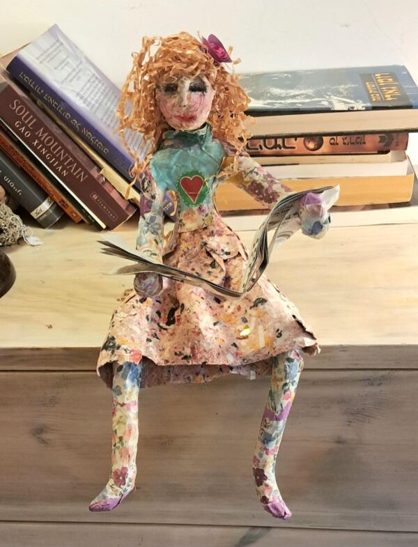 Figurine made of paper - Image 3