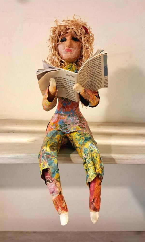 Paper mache statuette - Image 2