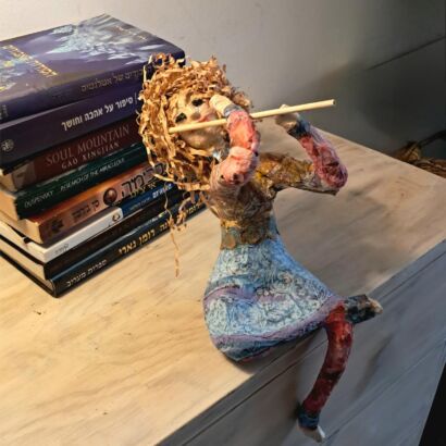Musical figurine