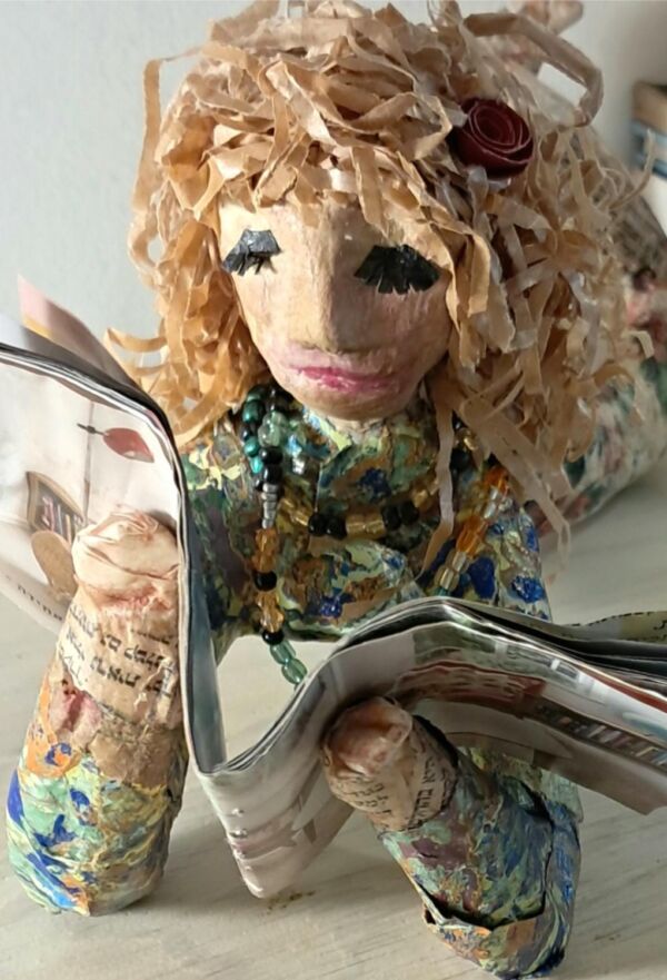 Paper mache statuette - Image 2