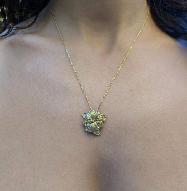 Hibiscus flower pendant - Image 2